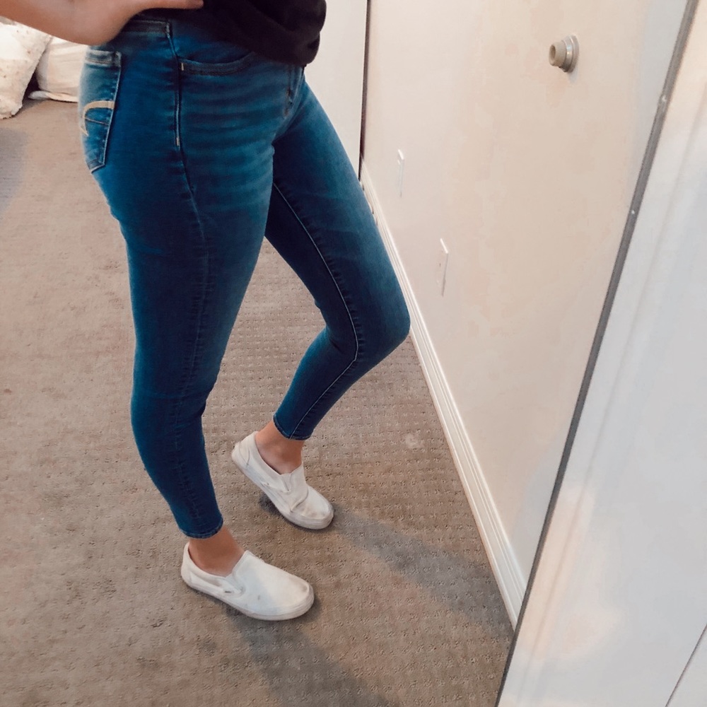 American Eagle medium high waisted skinny jeans